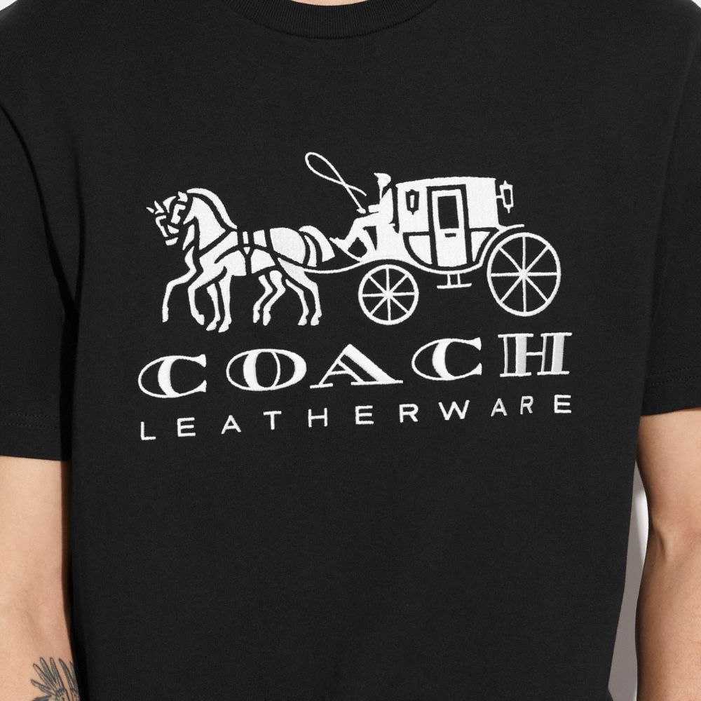 COACH® Horse And Carriage In Organic Cotton T Shirts Herre Sort | DKJPB896