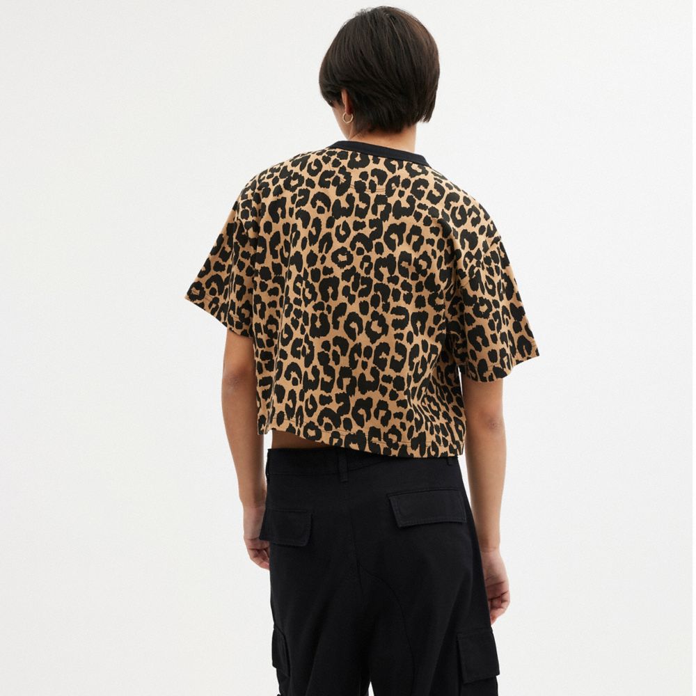 COACH® Leopard Cursive Signature Cropped T Shirts Dame Leopard | DKAHE578