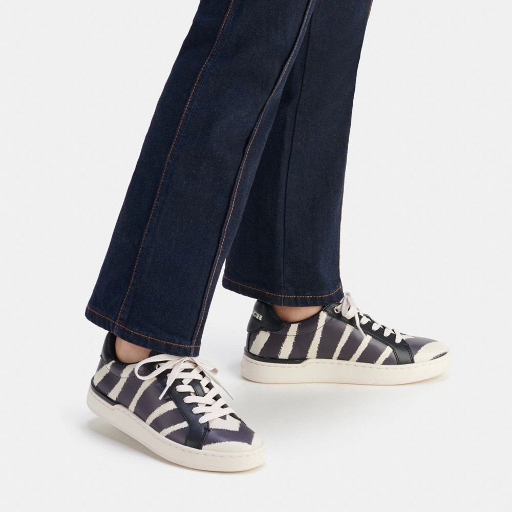 COACH® Lowline Low Top With Print Sneakers Dame Sort Hvide | DKNWH699