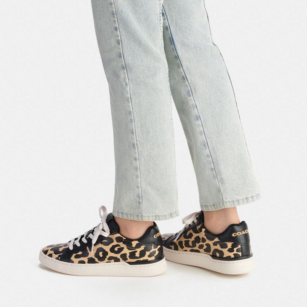 COACH® Lowline Low Top With Print Sneakers Dame Leopard | DKBEJ700