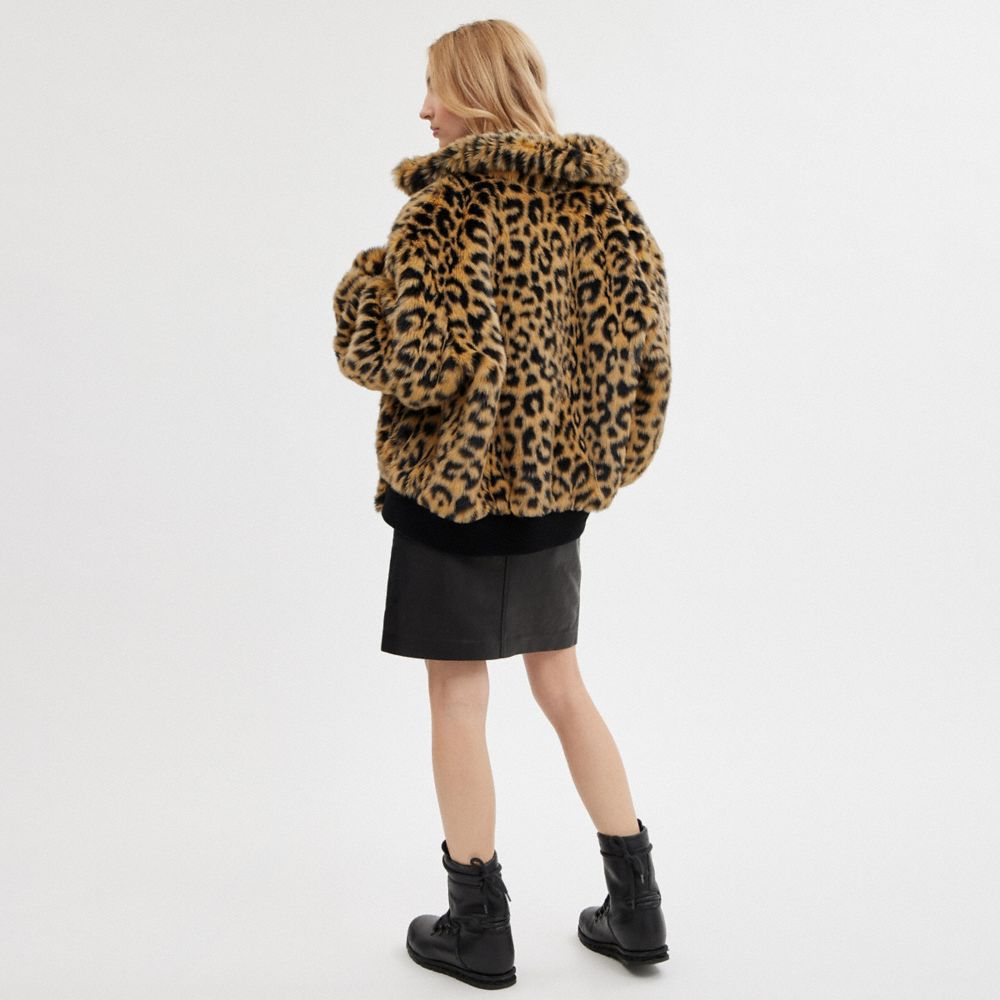 COACH® Printed Faux Fur Jakke Dame Leopard | DKNWK647