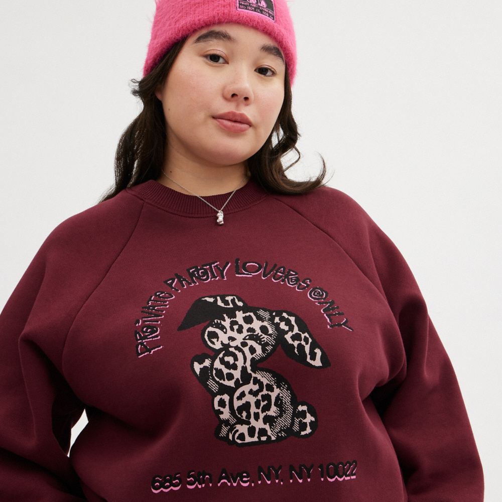 COACH® The Lil Nas X Drop Bunny Crewneck Sweatshirt Dame Bordeaux | DKVRG590